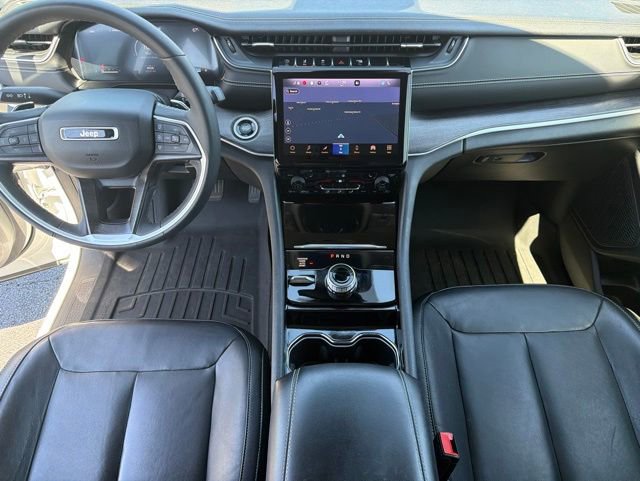 Used 2023 Jeep Grand Cherokee Limited AWD/4WD image 29