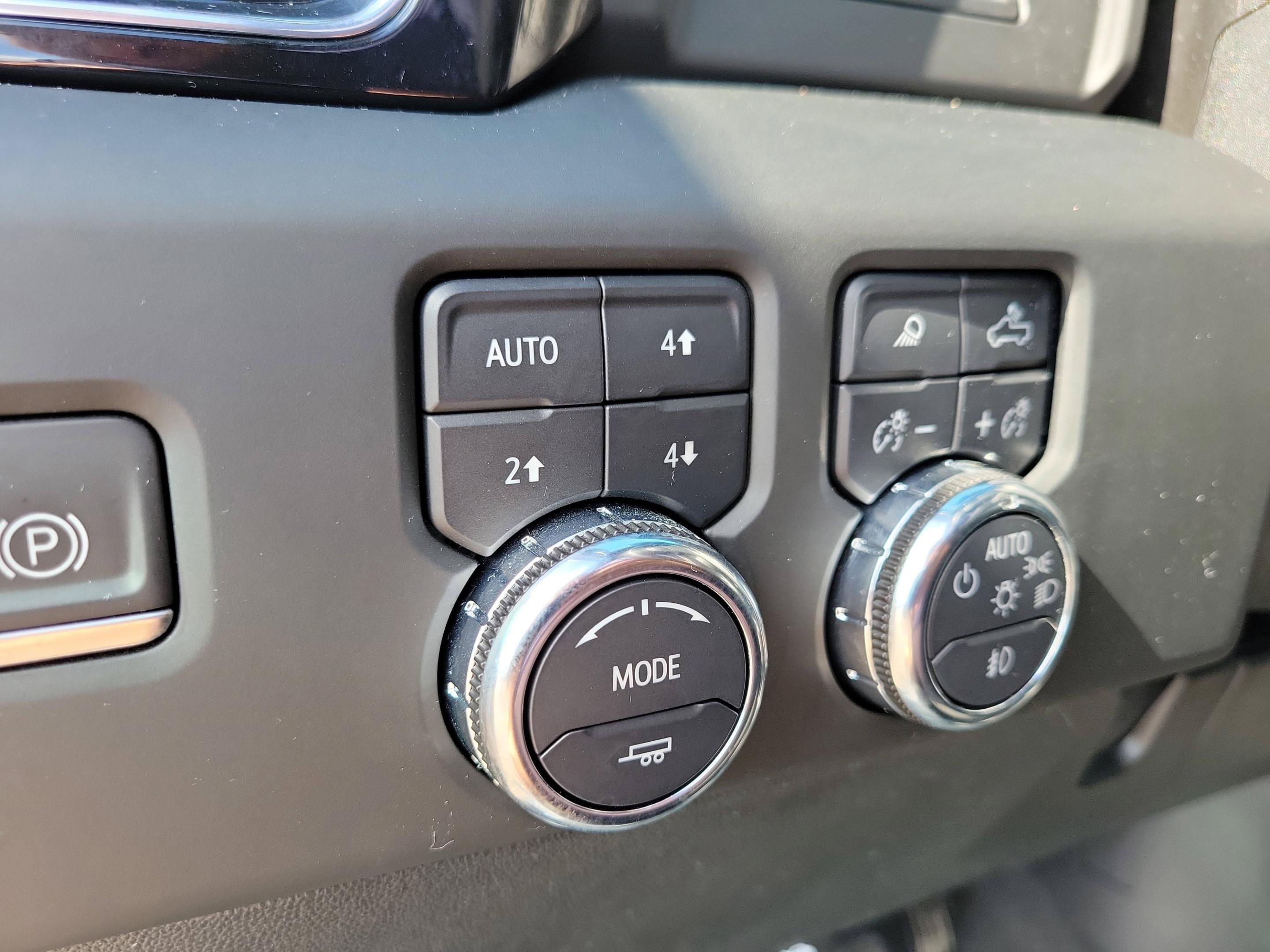 Used 2024 GMC Sierra 3500 Denali AWD/4WD image 22