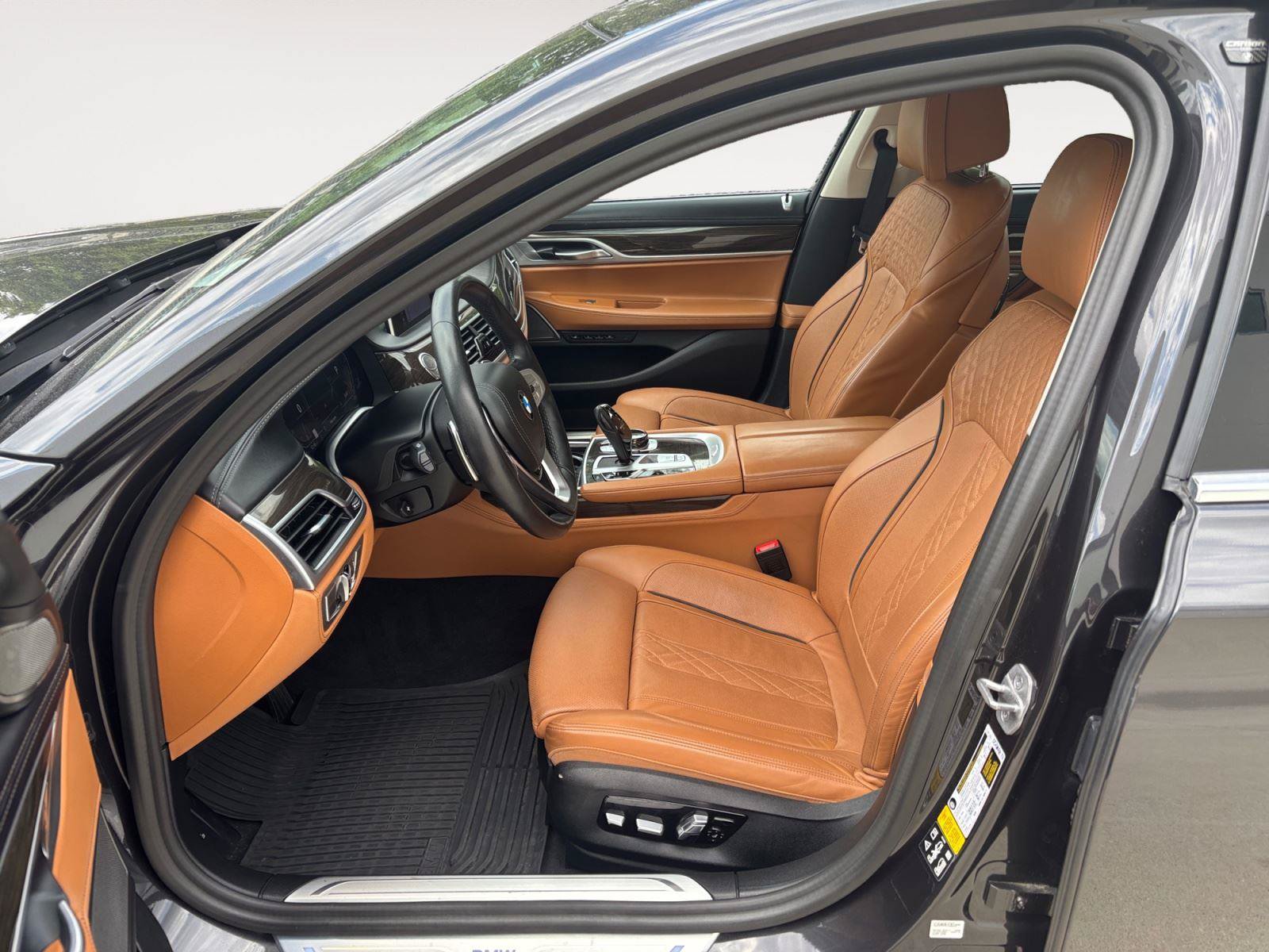 Used 2022 BMW 750Li xDrive AWD/4WD image 20