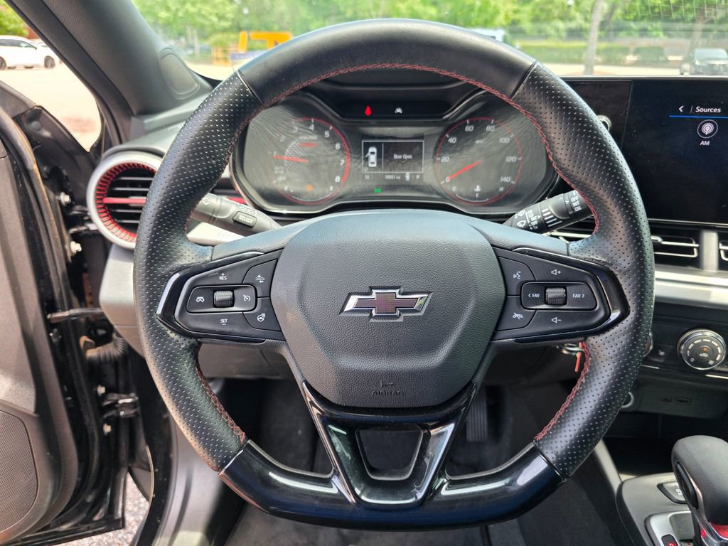 Used 2024 Chevrolet Trax RS FWD image 22