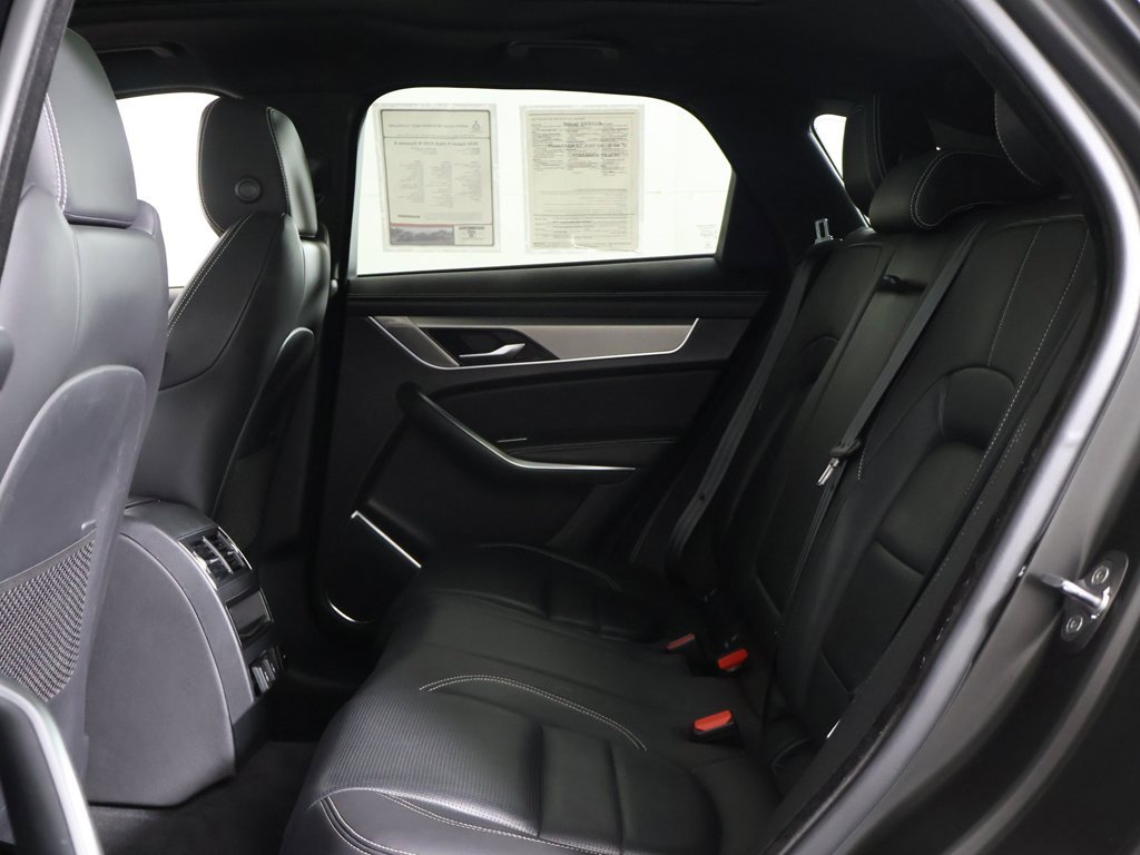 Used 2024 Jaguar F-PACE R-Dynamic S image 32