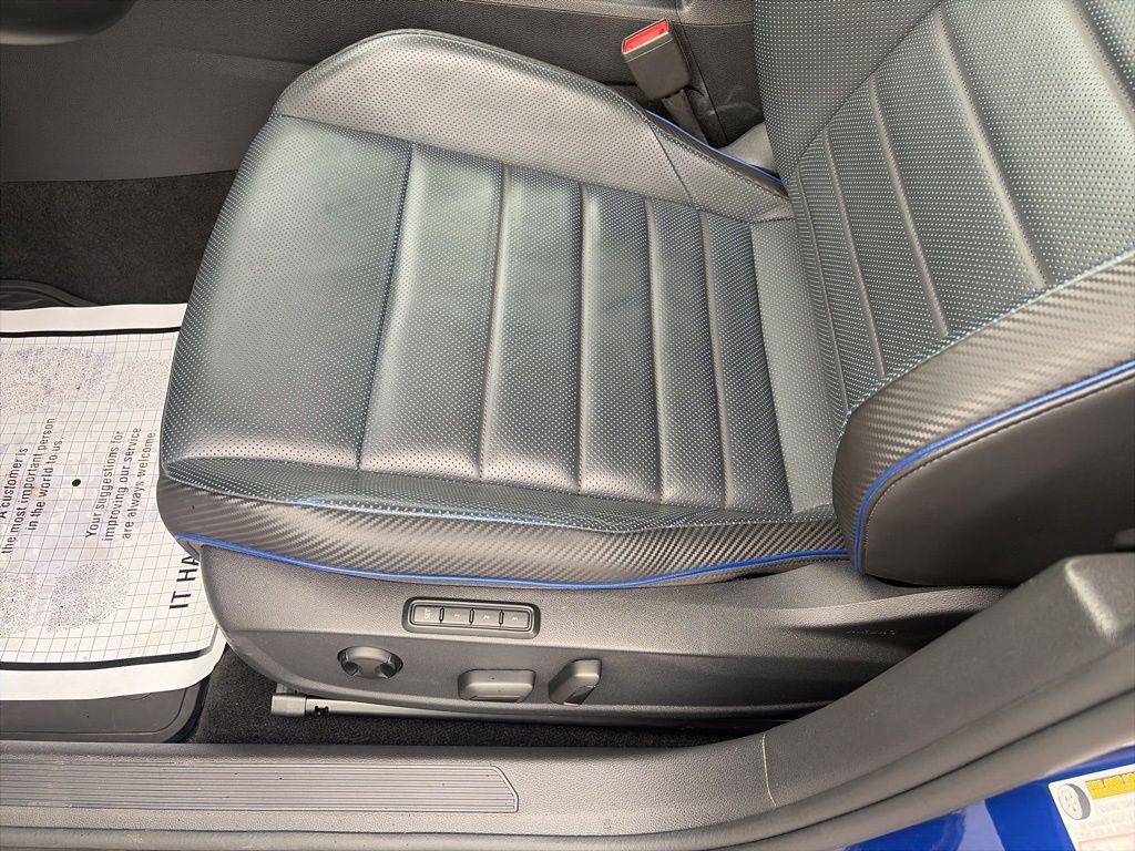 Used 2024 Volkswagen Golf R AWD/4WD image 15