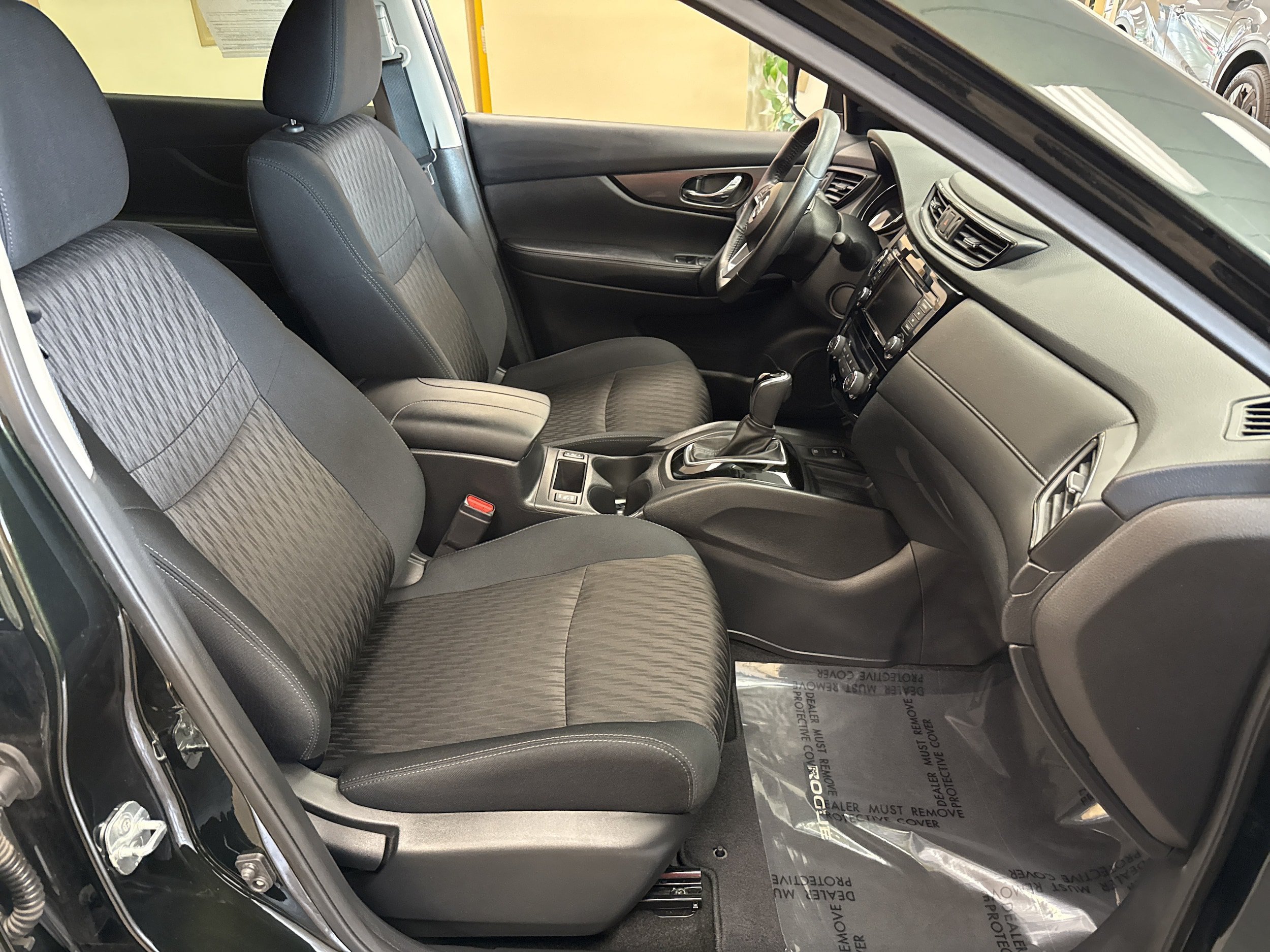 Used 2019 Nissan Rogue SV w/ Premium Package AWD/4WD image 18