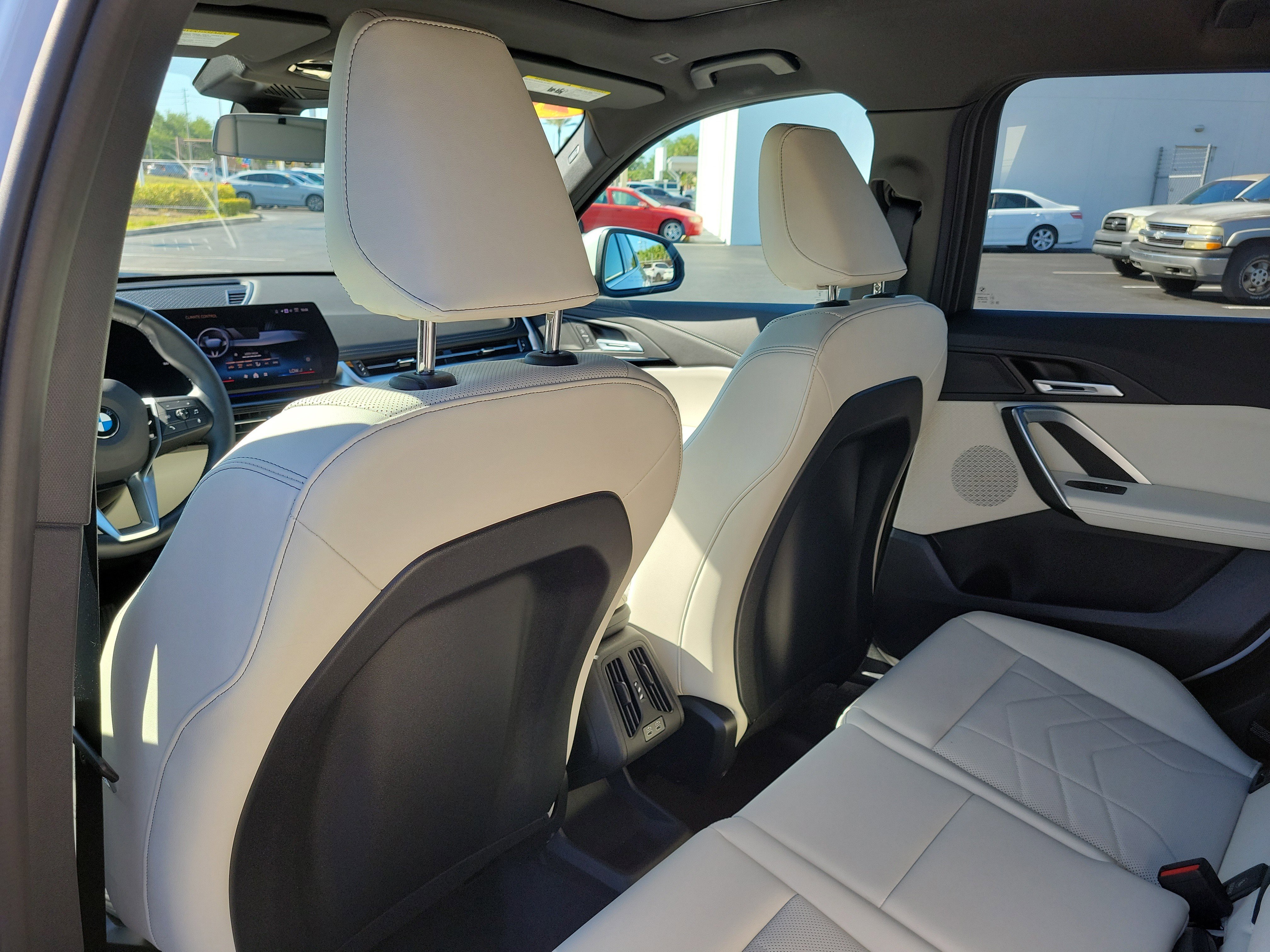 Used 2026 BMW X1 xDrive28i w/ Technology Package image 12