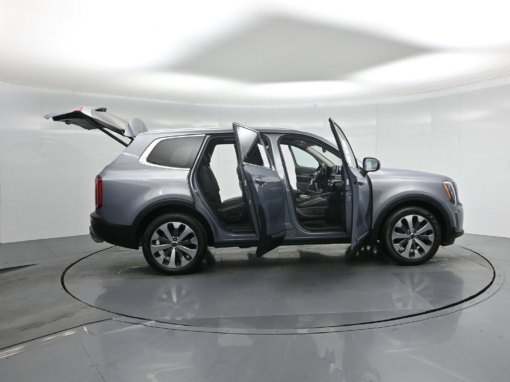 Used 2021 Kia Telluride EX w/ EX Premium Package FWD image 4