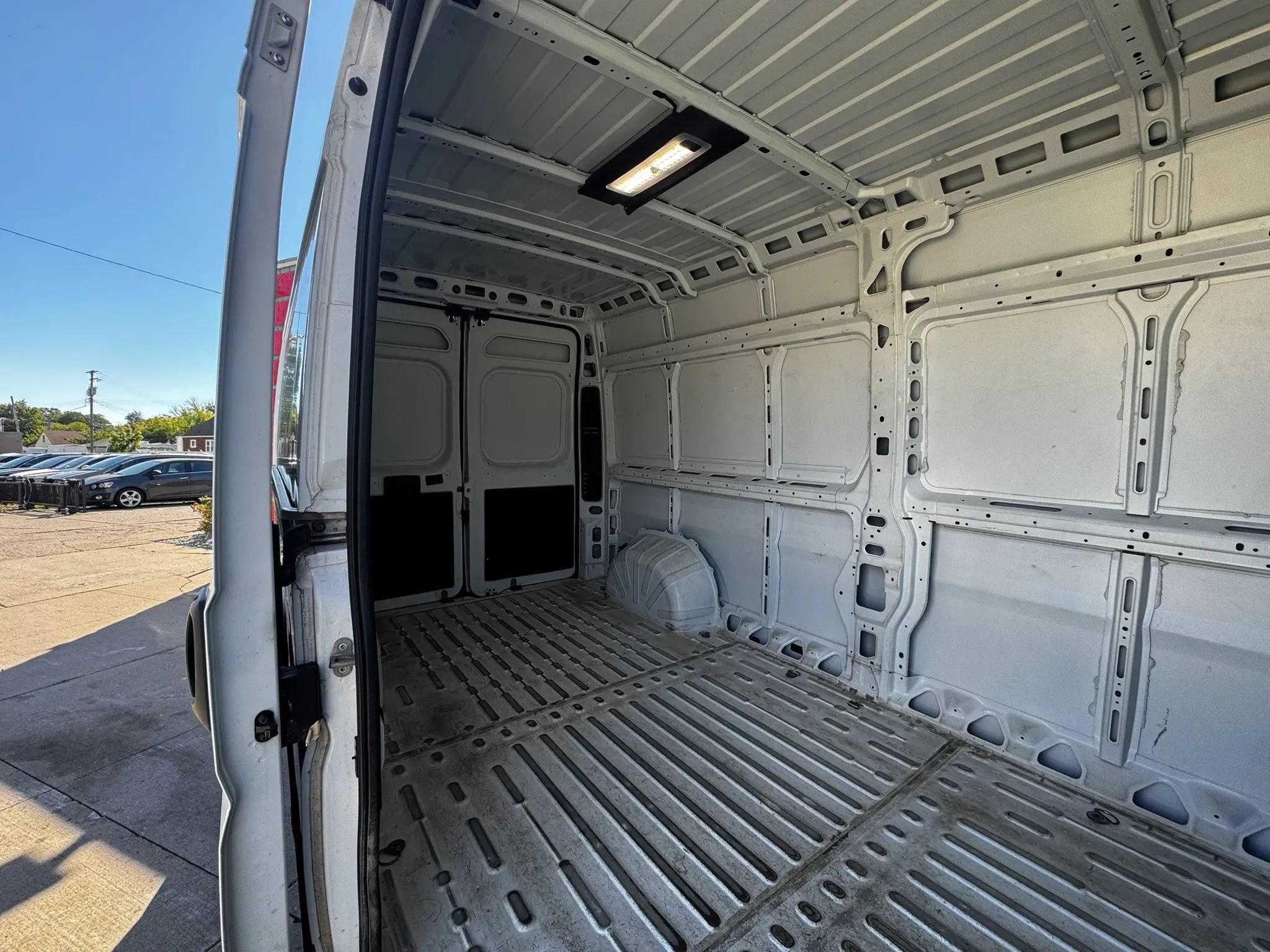 Used 2025 RAM ProMaster 2500 w/ Convenience Group FWD image 20