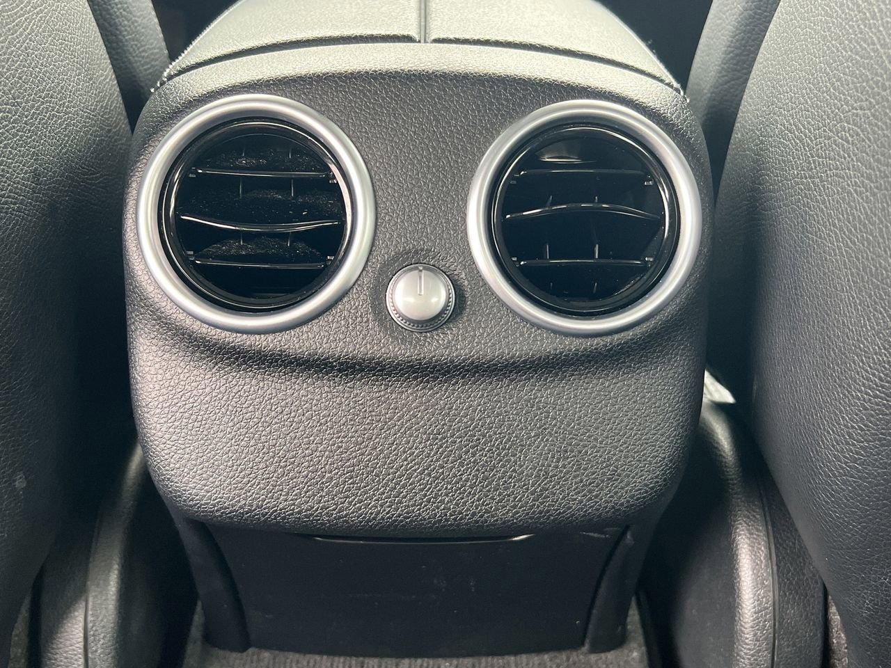 Used 2018 Mercedes-Benz C 300 Sedan image 24