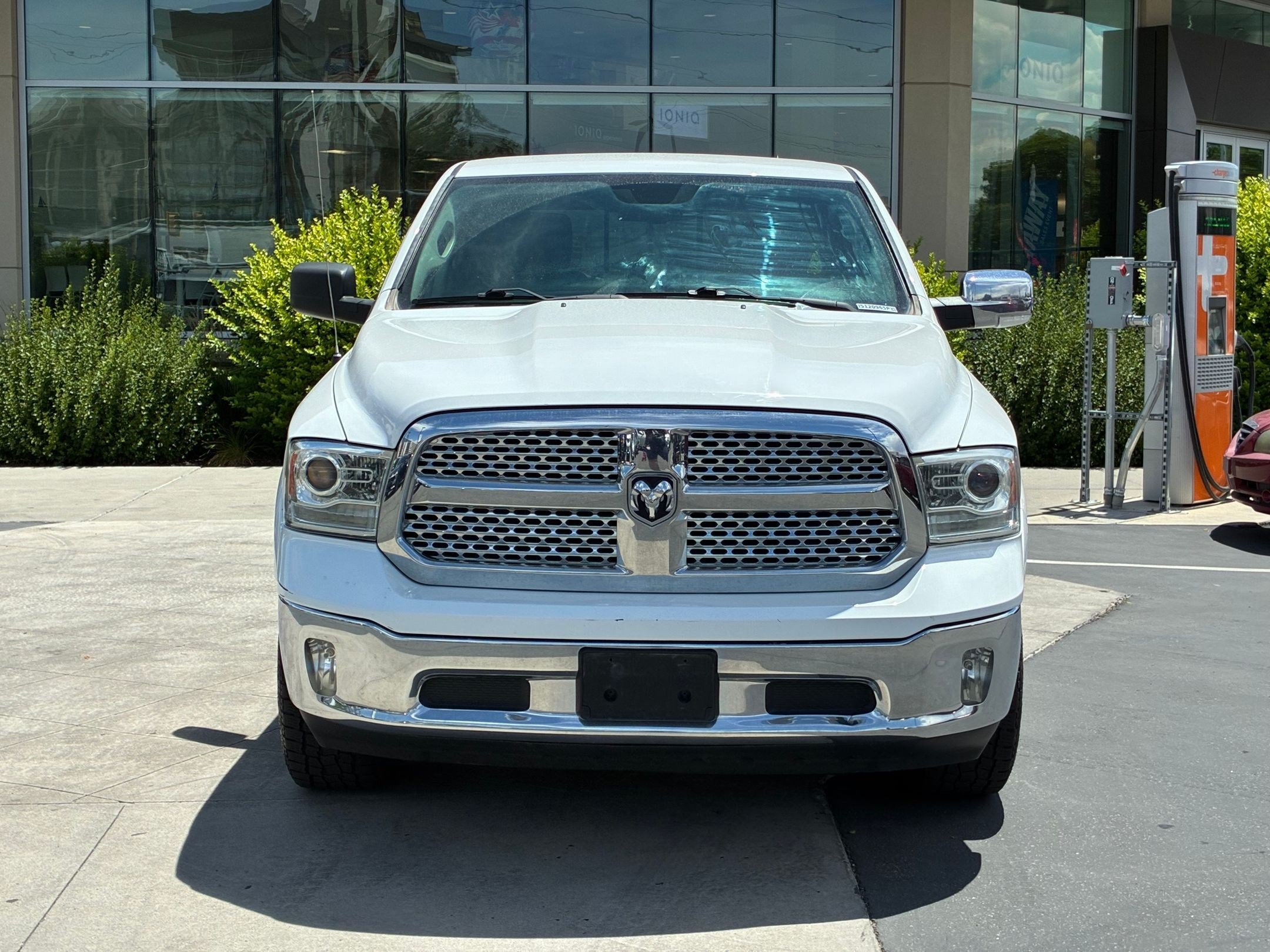 Used 2018 RAM 1500 Laramie AWD/4WD image 11