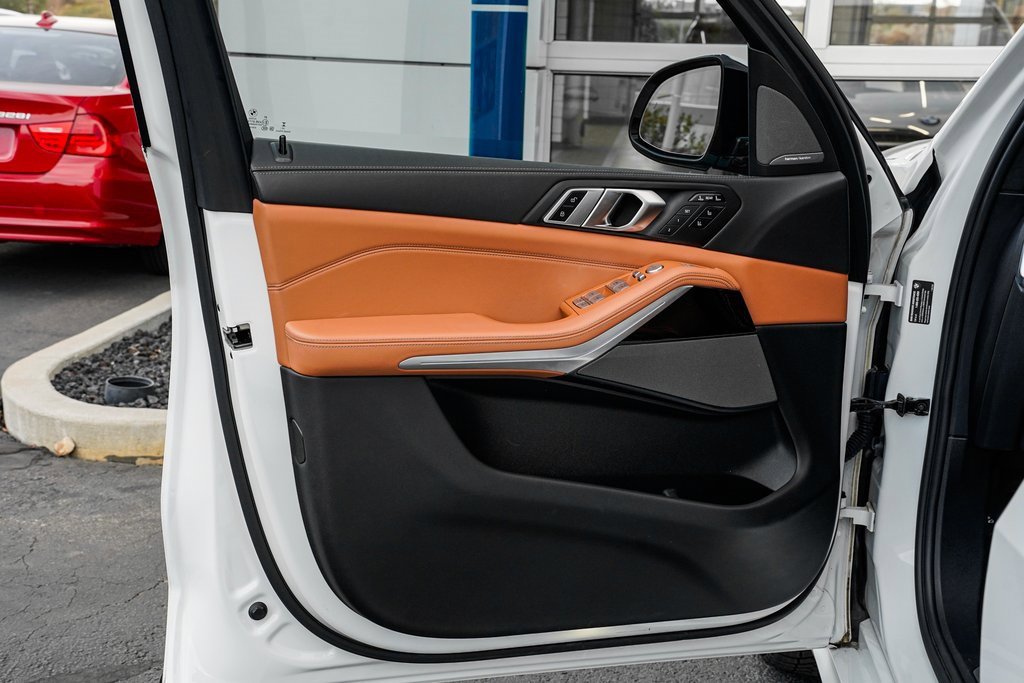 Used 2023 BMW X7 xDrive40i w/ Executive Package image 8