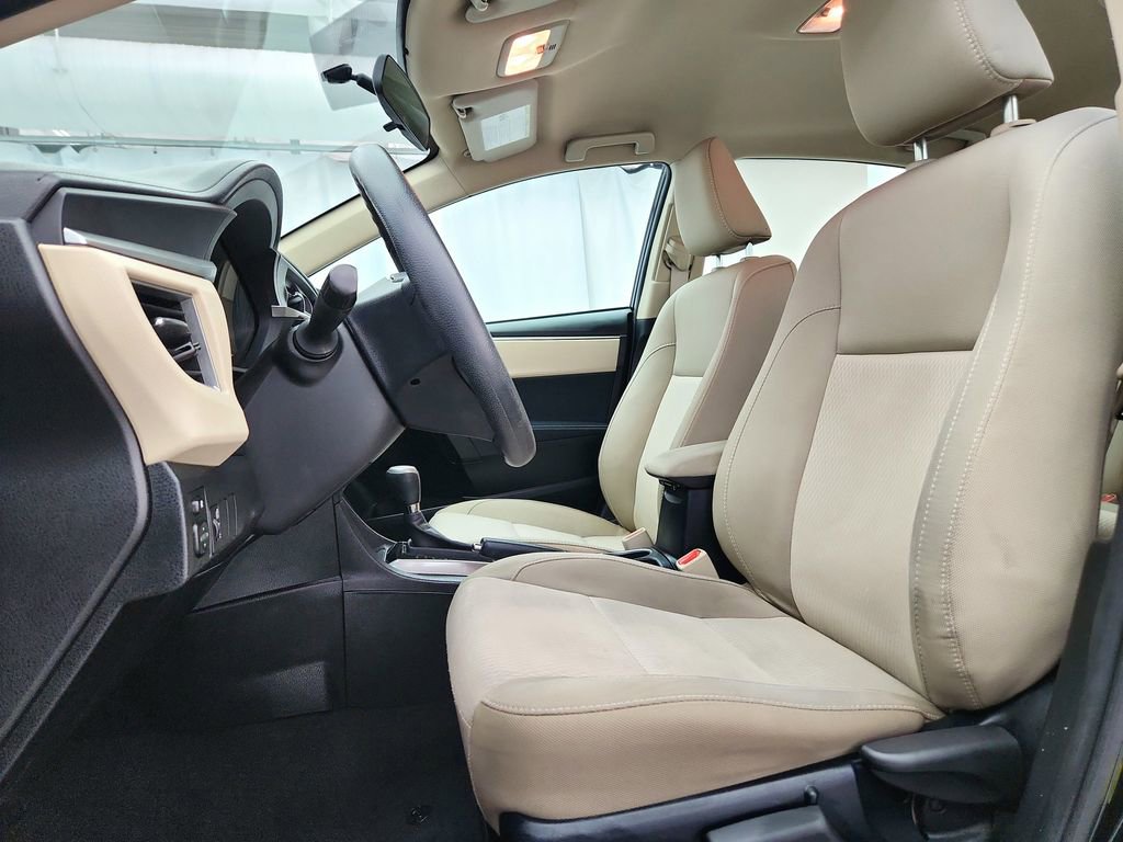 Used 2015 Toyota Corolla LE FWD image 11