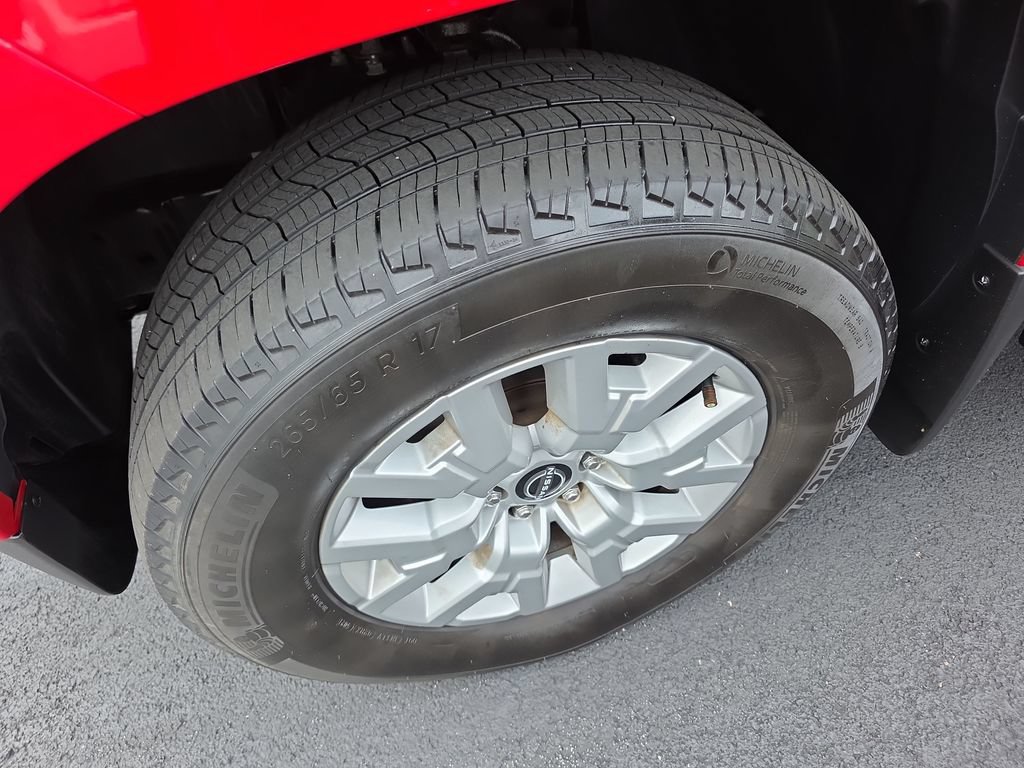 Used 2022 Nissan Frontier SV AWD/4WD image 18