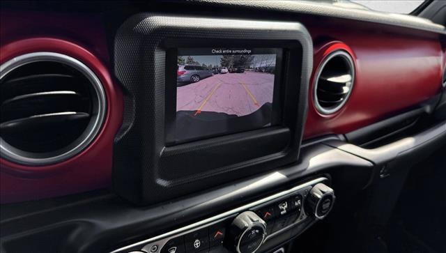 Used 2021 Jeep Gladiator Rubicon w/ Cold Weather Group AWD/4WD image 14