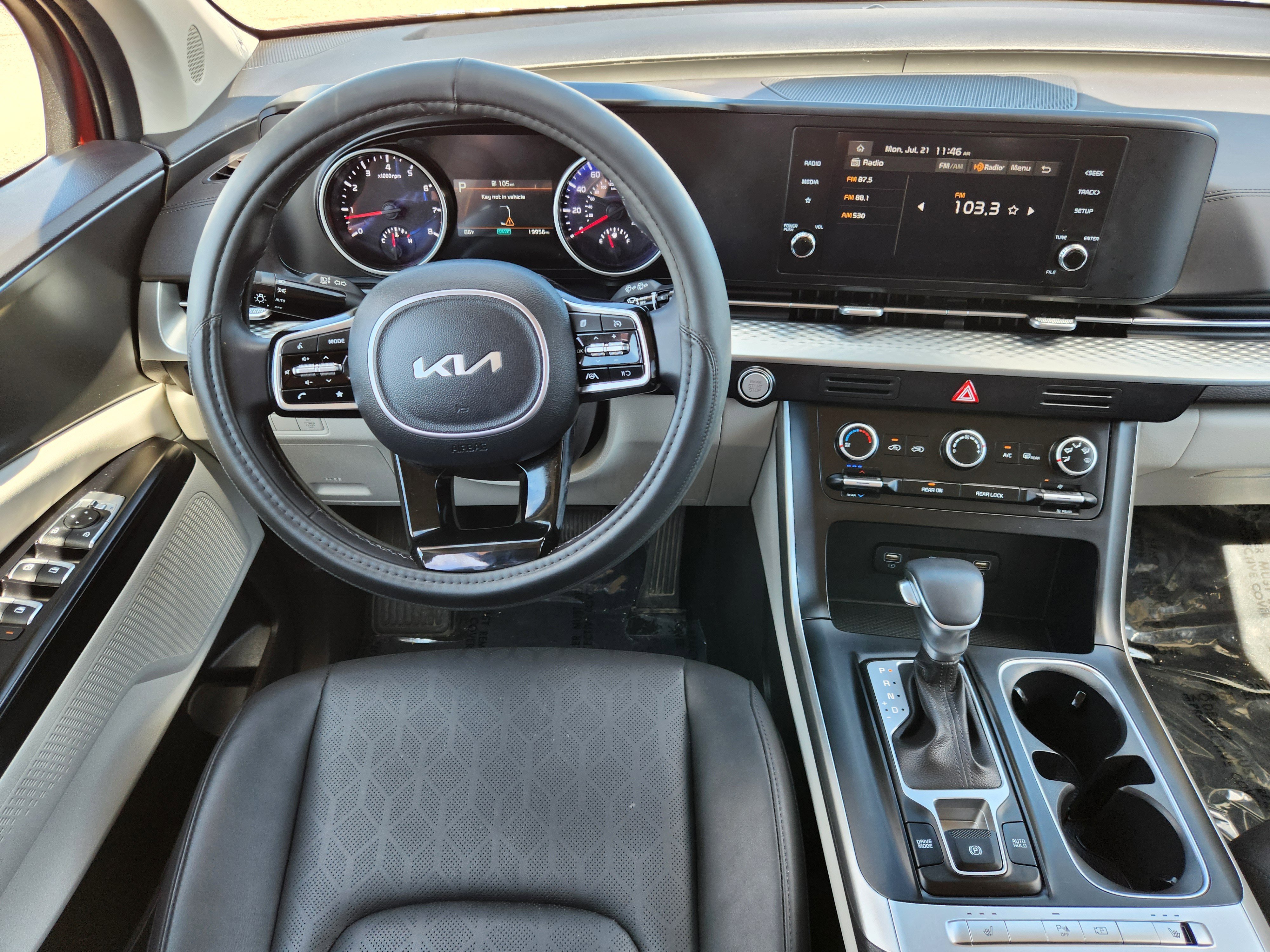 Used 2024 Kia Carnival LX image 9