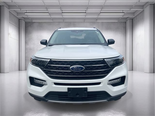 Used 2021 Ford Explorer XLT w/ Equipment Group 202A AWD/4WD image 8