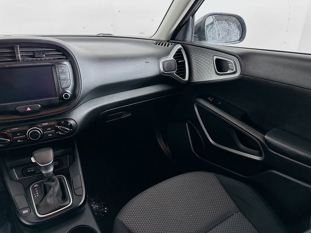 Used 2024 Kia Soul LX w/ Option Group 015 image 28