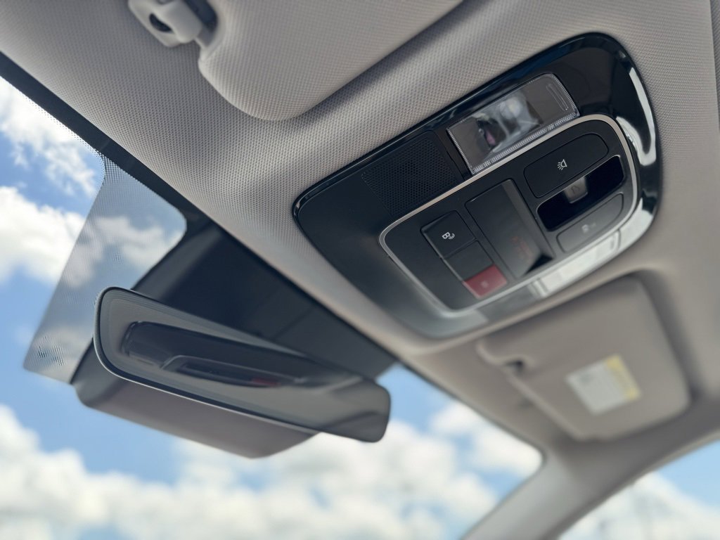 New 2025 Hyundai Sonata Limited image 25