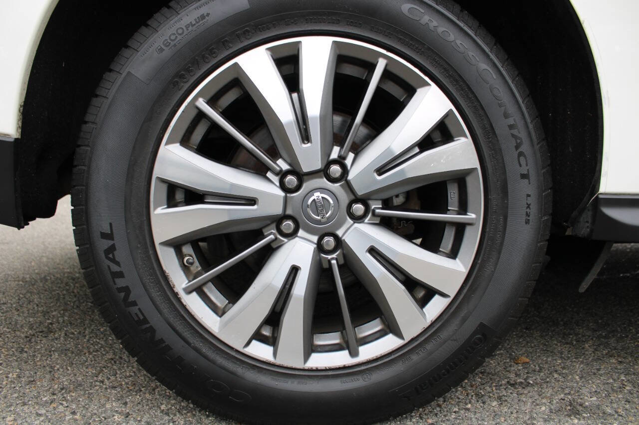 Used 2018 Nissan Pathfinder SV image 20
