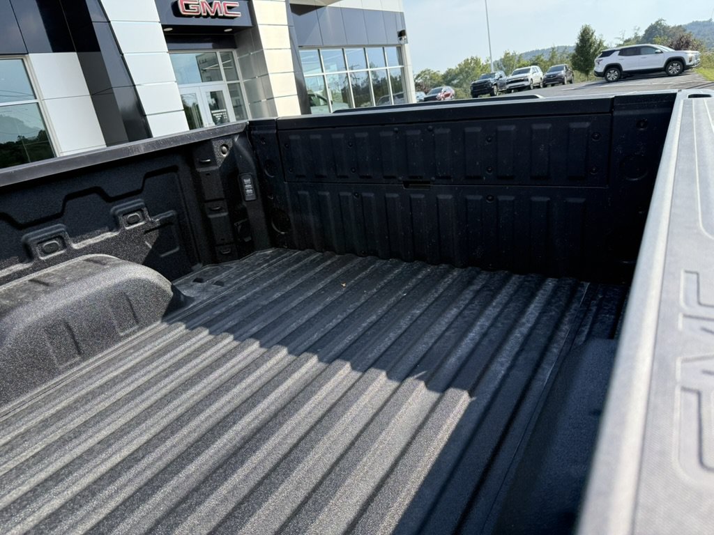 New 2026 GMC Sierra 1500 AT4 w/ Technology Package AWD/4WD image 10