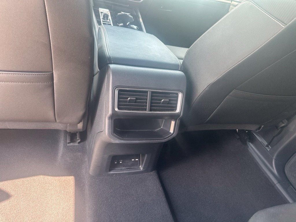 Used 2025 Volkswagen Atlas Cross Sport SE FWD image 24