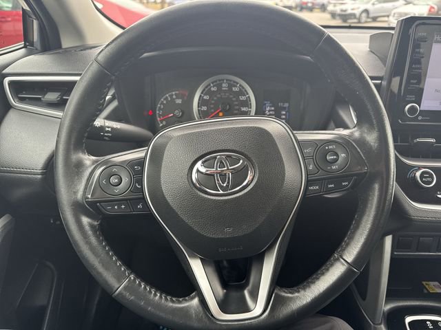 Used 2022 Toyota Corolla Cross LE image 17