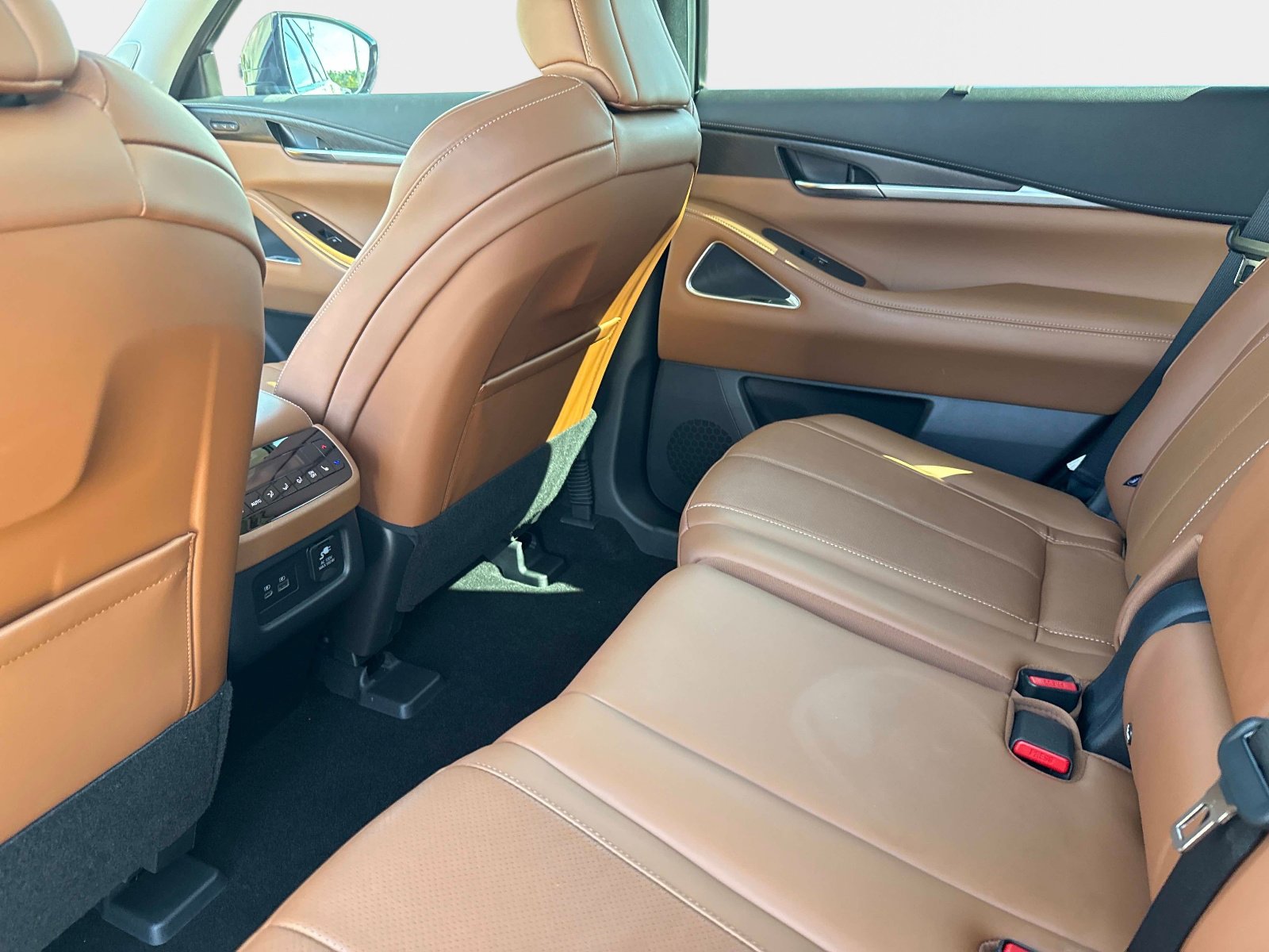 Used 2023 INFINITI QX60 Sensory w/ Cargo Package image 15