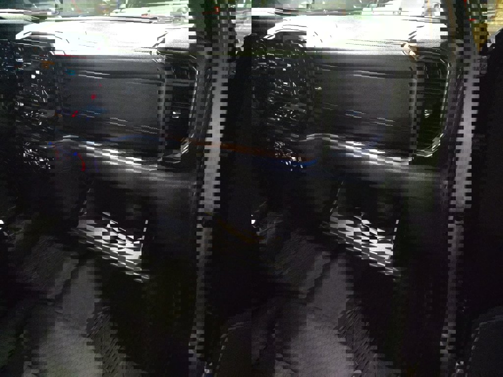 Used 2024 GMC Sierra 1500 Elevation image 32