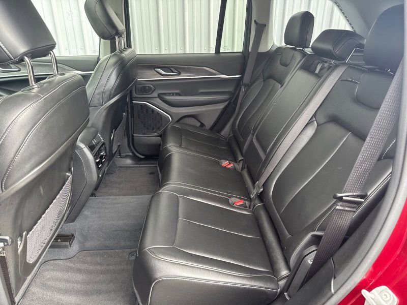 Used 2023 Jeep Grand Cherokee 4WD 4xe image 27