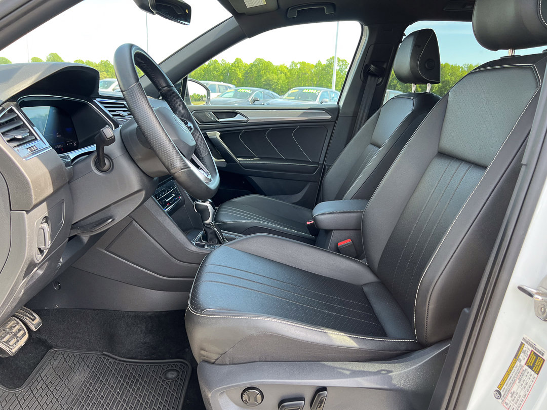 Used 2024 Volkswagen Tiguan SE R-Line FWD image 18