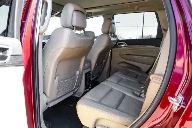 Used 2021 Jeep Grand Cherokee Limited w/ Luxury Group II AWD/4WD image 45