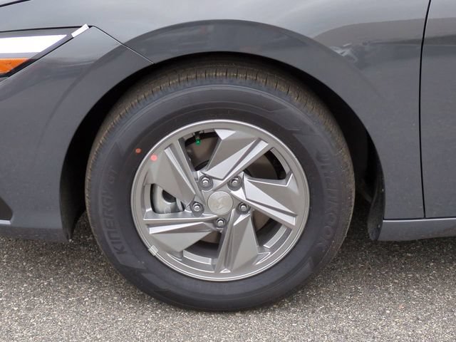 New 2026 Hyundai Elantra SE FWD image 11