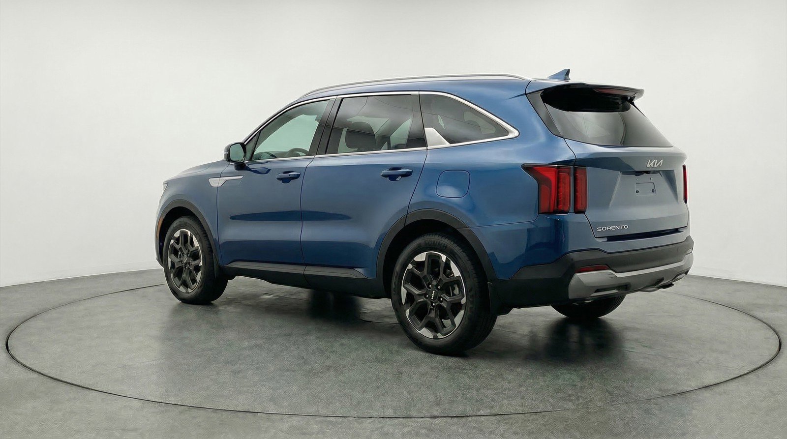 Used 2024 Kia Sorento S image 6