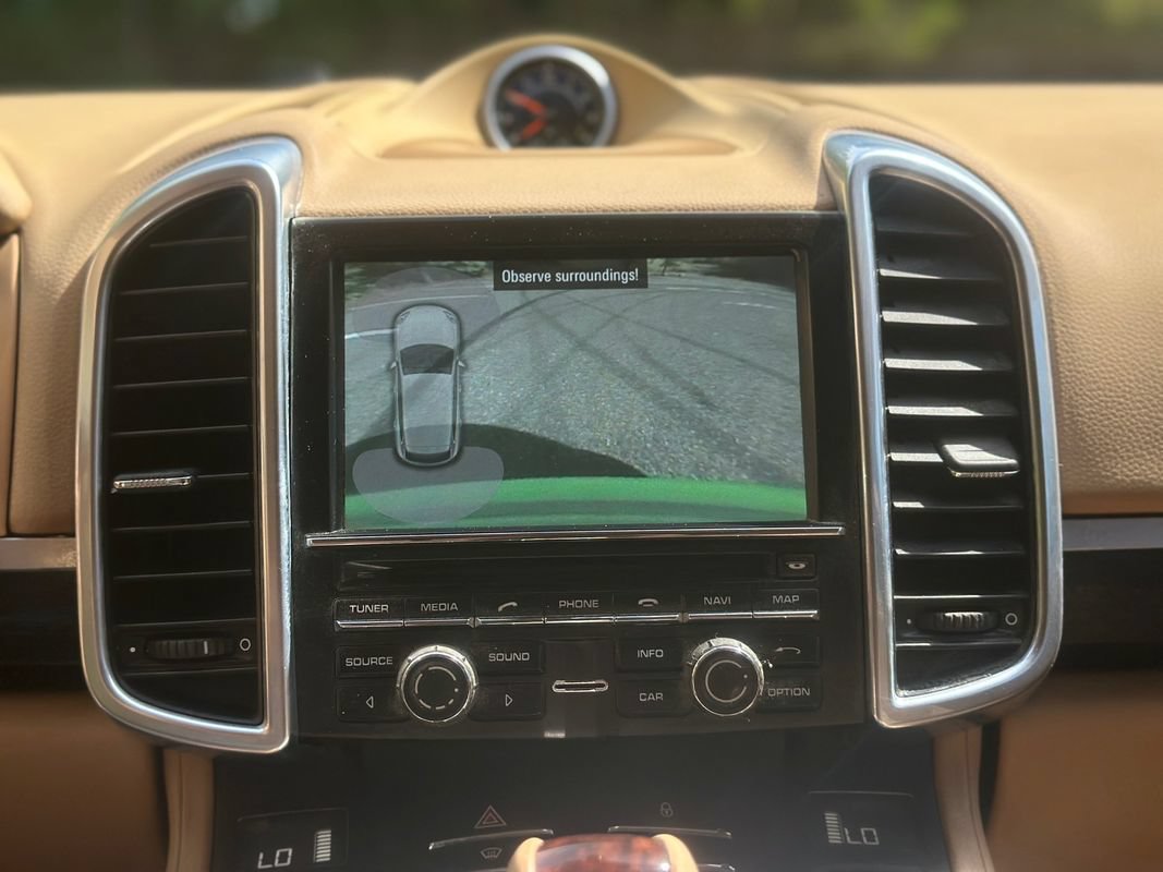 Used 2013 Porsche Cayenne Diesel AWD/4WD image 31