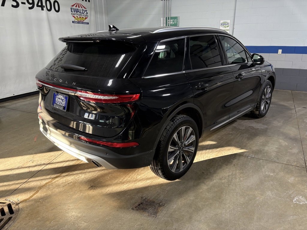 Used 2022 Lincoln Corsair Reserve image 6