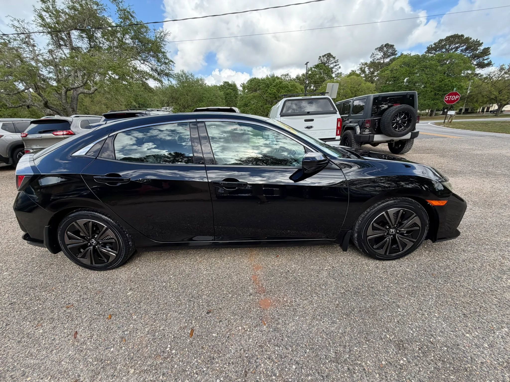 Used 2017 Honda Civic EX-L image 4