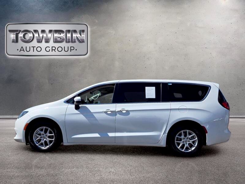 Used 2022 Chrysler Voyager LX FWD image 8