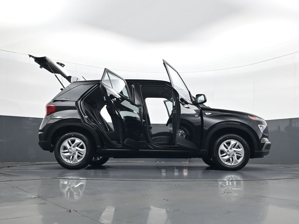 Certified 2026 Hyundai Venue SE image 33