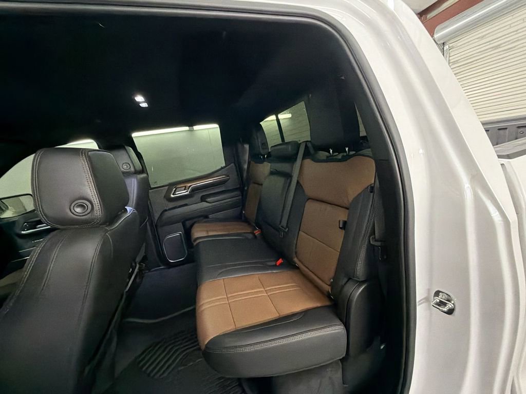 Certified 2024 Chevrolet Silverado 1500 High Country w/ Technology Package image 26
