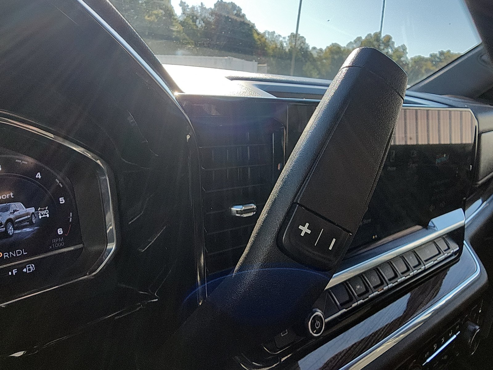 Used 2024 Chevrolet Silverado 1500 LT AWD/4WD image 19