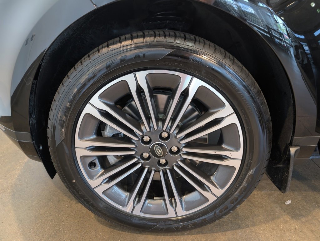 Used 2025 Land Rover Range Rover Evoque S image 7