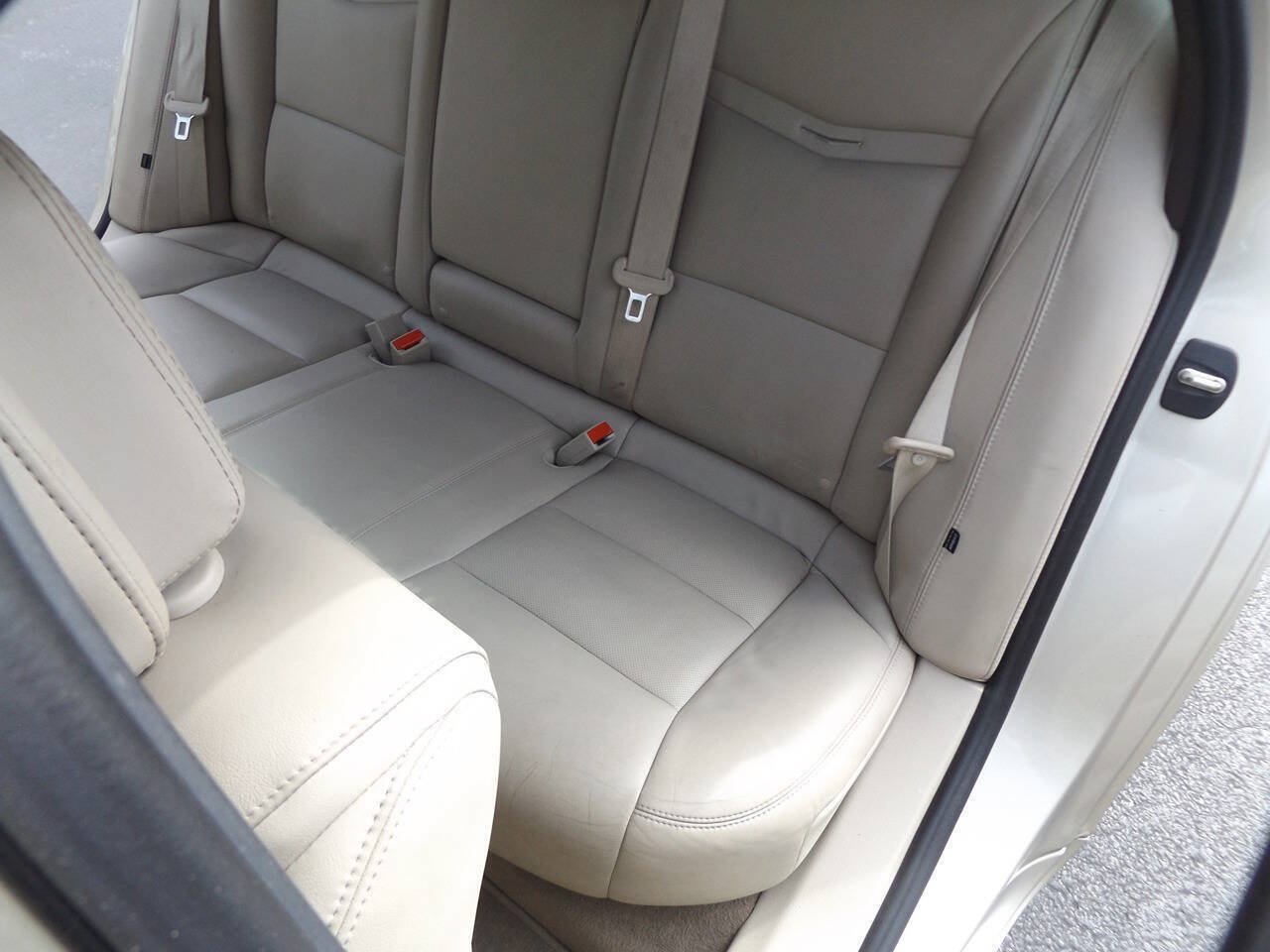 Used 2013 Cadillac XTS Luxury w/ Driver Awareness Package FWD image 16