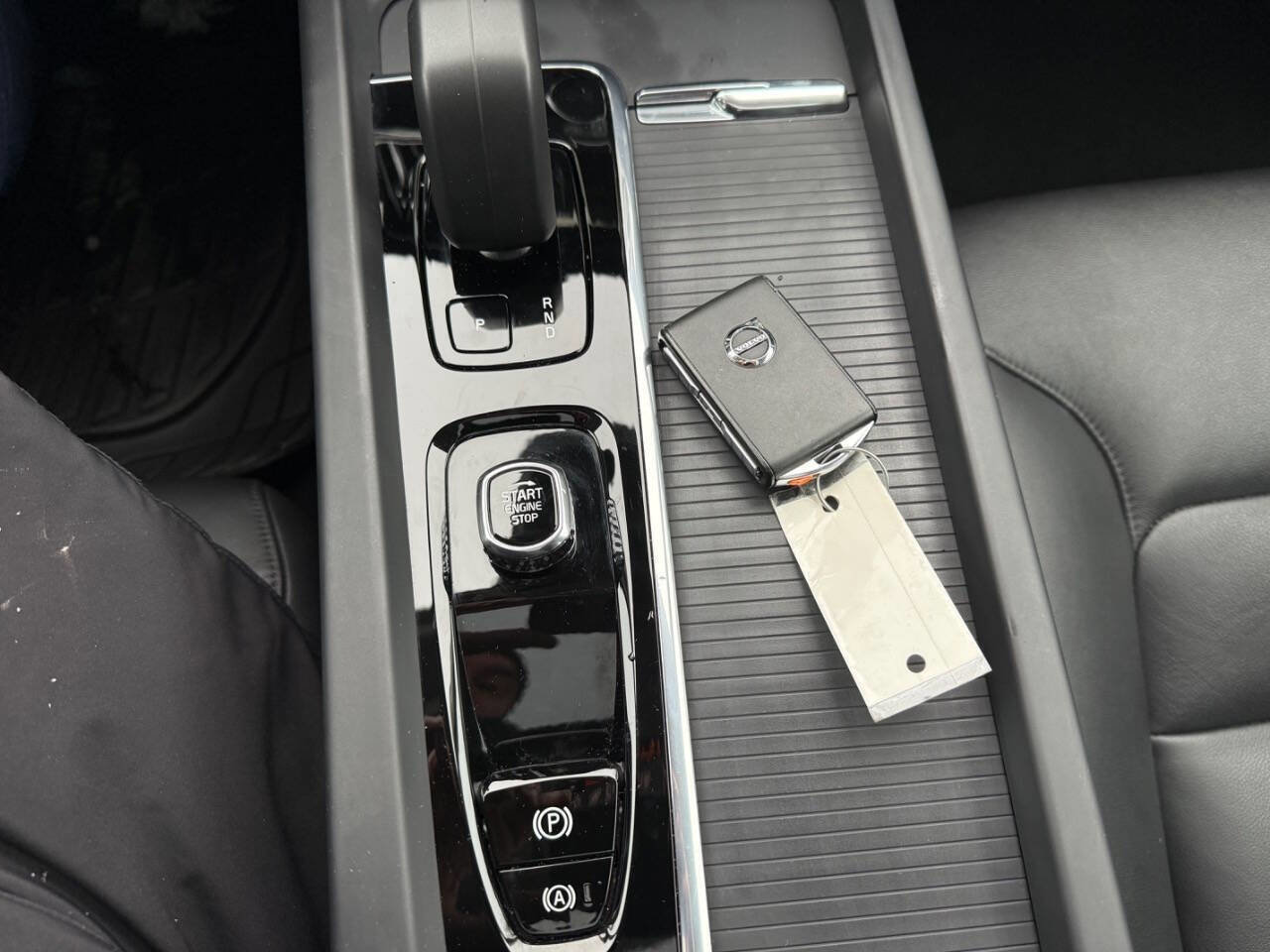 Used 2025 Volvo S60 B5 Core image 23