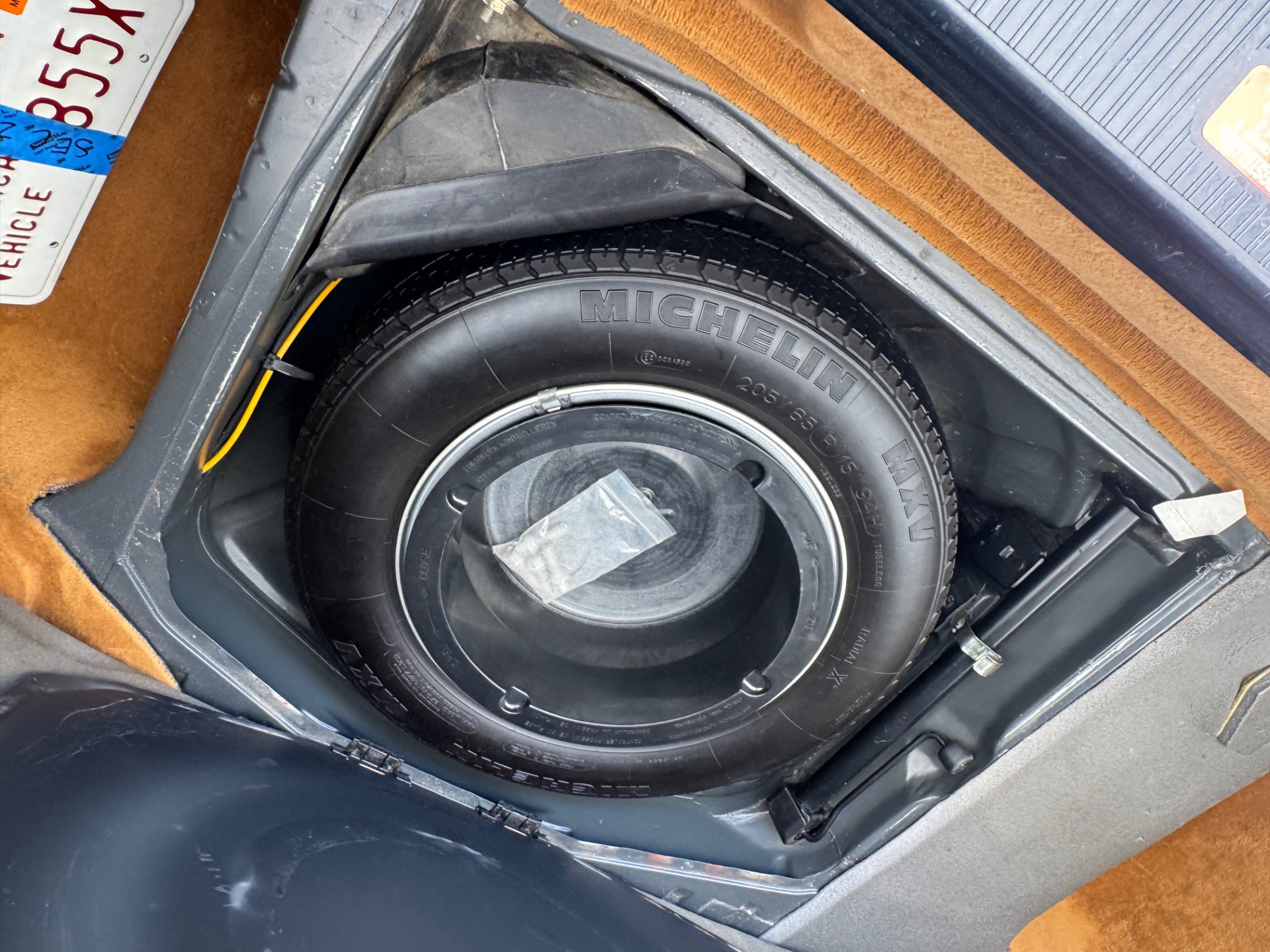 Used 1988 Mercedes-Benz 560 SEC image 18