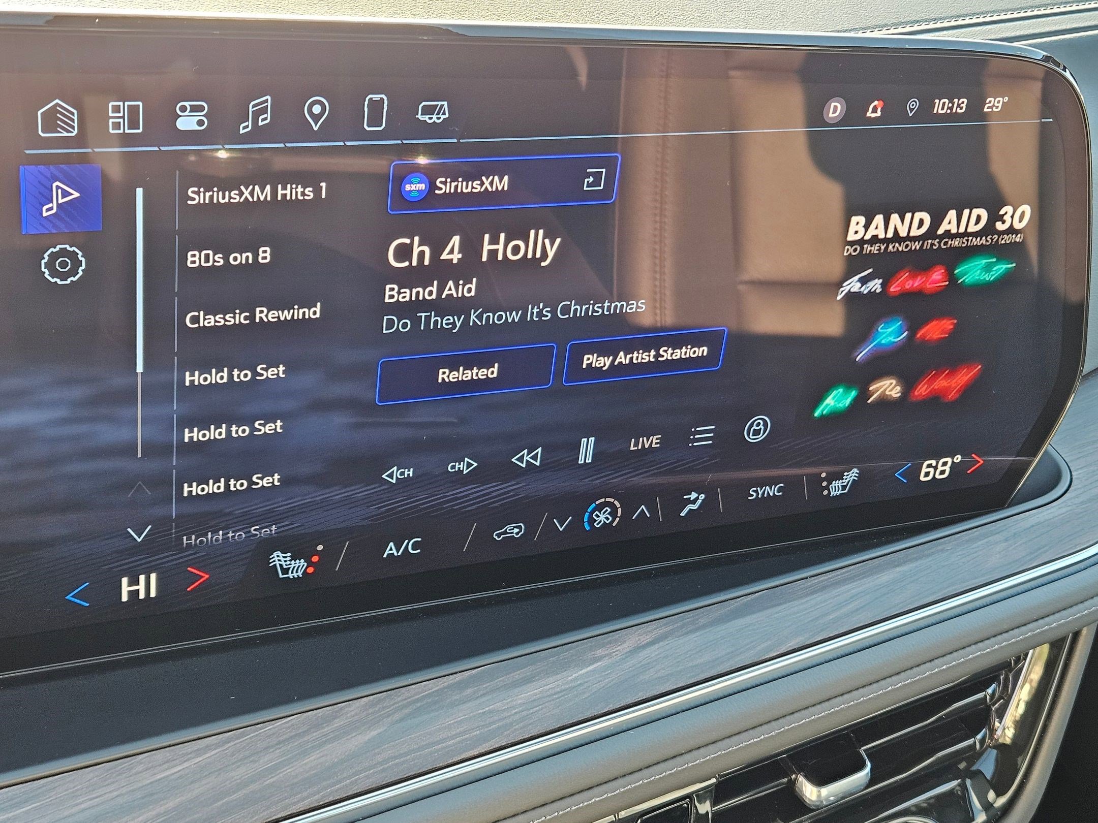 Used 2025 Chevrolet Suburban Z71 w/ Comfort Package image 22