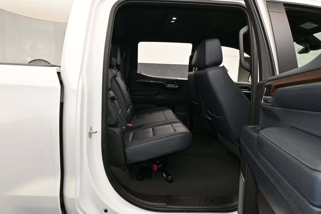 Used 2023 Chevrolet Silverado 1500 High Country w/ Technology Package RWD image 46
