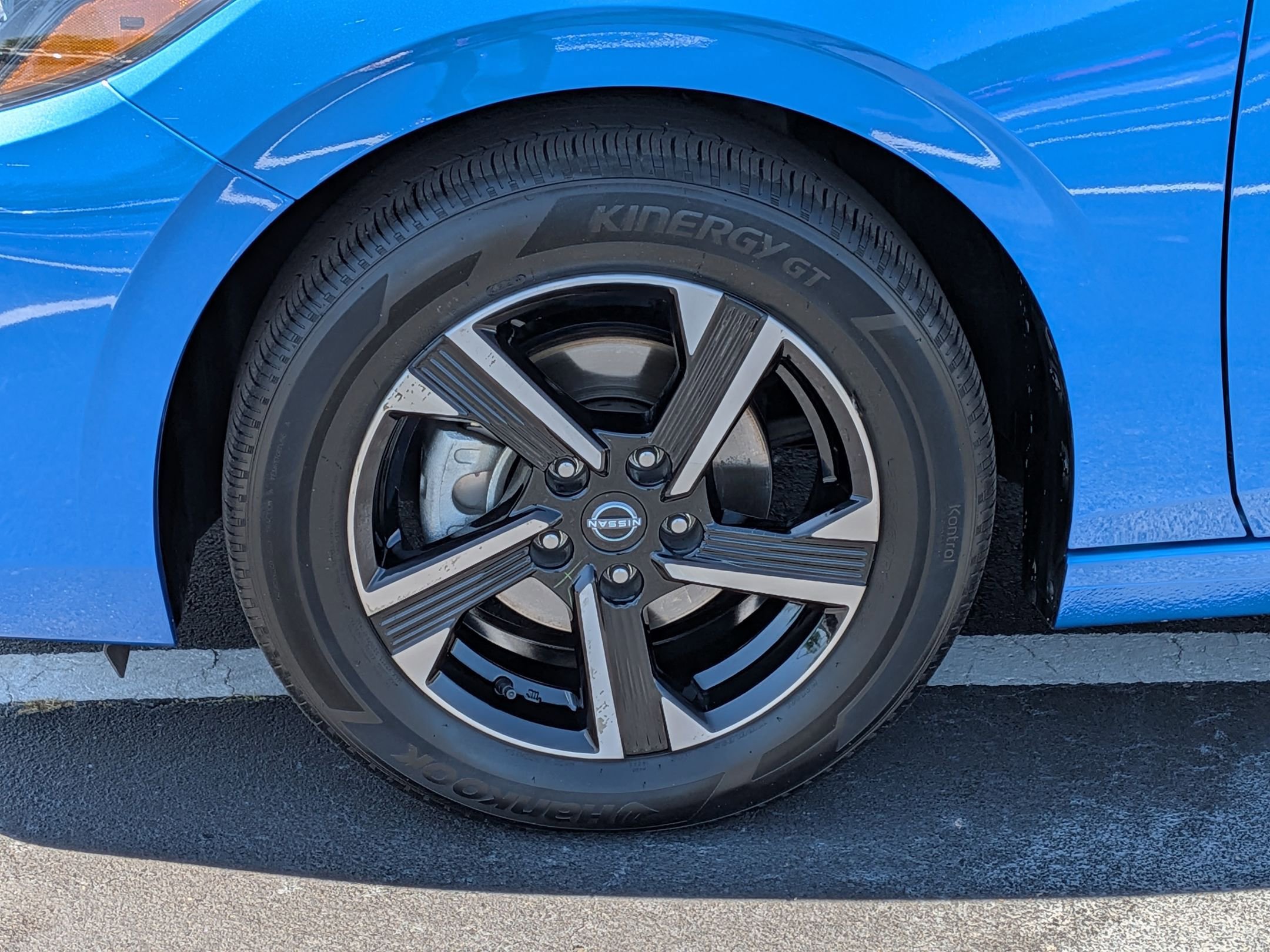 Used 2025 Nissan Sentra SV FWD image 10