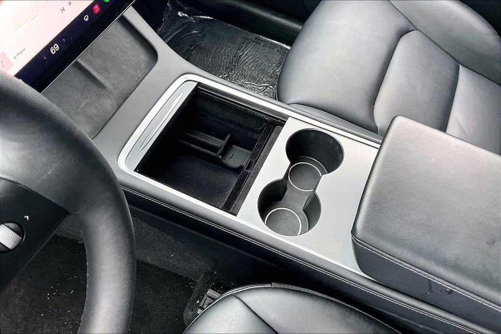 Used 2022 Tesla Model Y Performance image 15