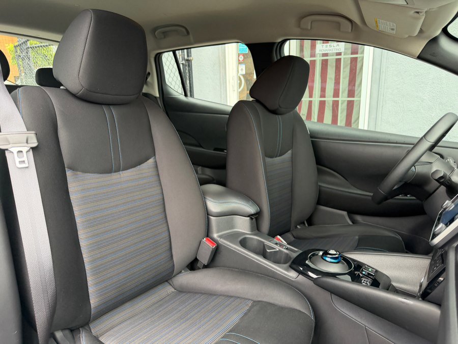 Used 2024 Nissan Leaf SV Plus image 32