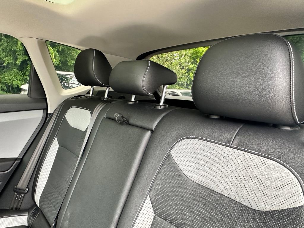 Used 2022 Volkswagen Taos SEL w/ Panoramic Sunroof Package image 27