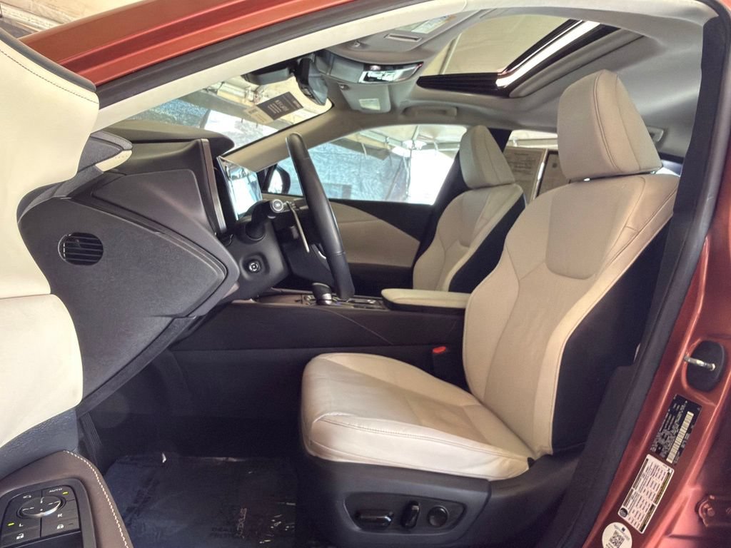 Certified 2023 Lexus RX 350 w/ Accessory Package (Z1) AWD/4WD image 17