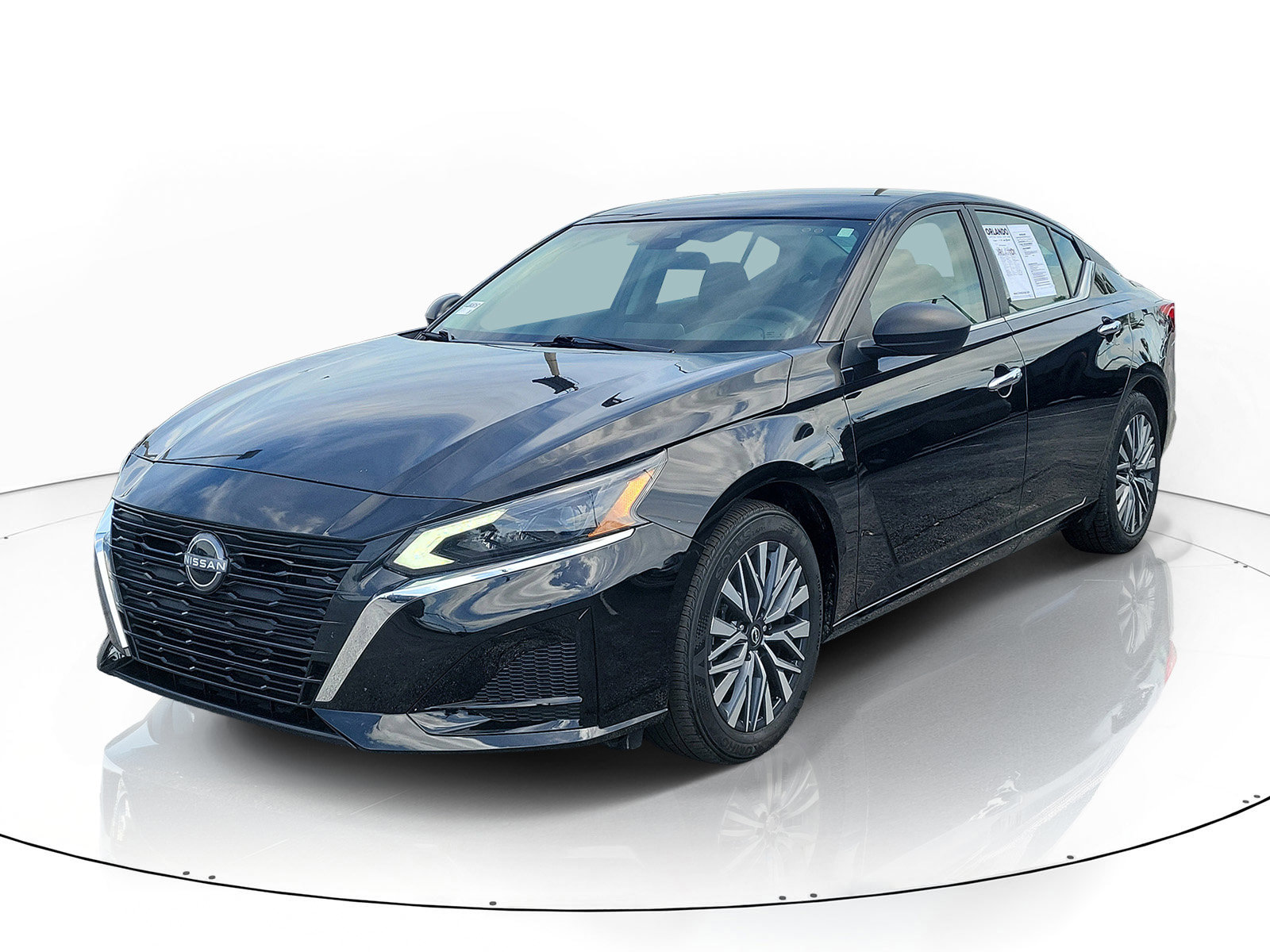 Used 2025 Nissan Altima 2.5 SV FWD image 3